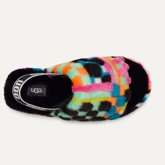 UGG SLIPPERS - Picture 5 of 6